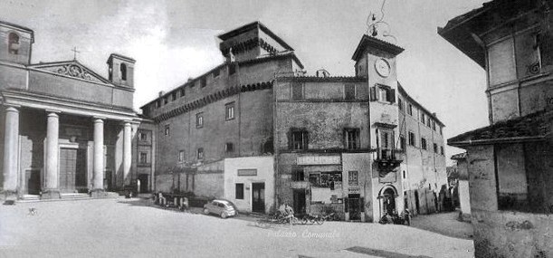 Montaggio Piazza Comune