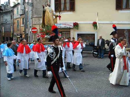 Processione S.Eutizio